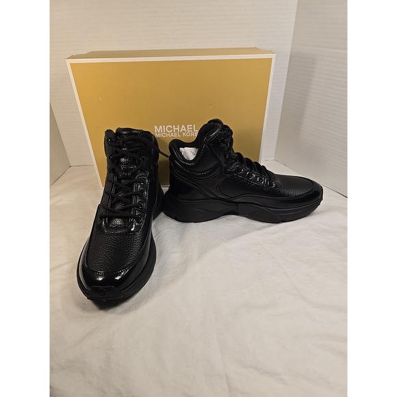 Michael Kors Katrina Hiker Bootie Tumble Faux Leather Womens Size 7M NIB - Picture 1 of 9
